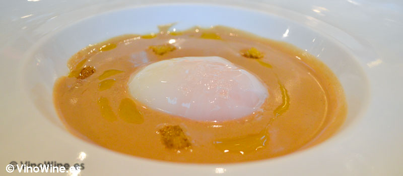 Huevo de caserío con crema de hongos de Restaurante Jauregibarria