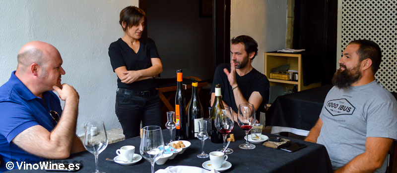 Sobremesa con Jose, Menchu, Gustavo y Sergio (yo tras la camara) en Restaurante Nueva Torruca de Cantabria