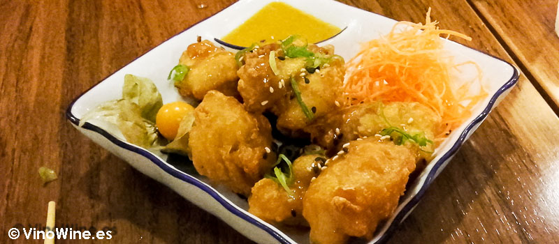 Tori Karagee del Restaurante de comida japonesa Kitsume en Altea