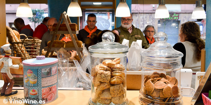 Restauranteros arrasando con el hojaldre de Torrelavega en Cantabria