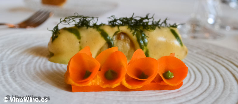 Raya holandesa de estragon y zanahoria en texturas del restaurante La Salita de Valencia