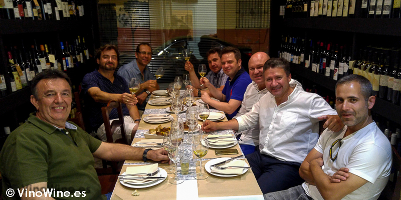 Cena en la Taberna der Guerrita de Sanlucar en el Tour Bojos Pel Vi Marco de Jerez