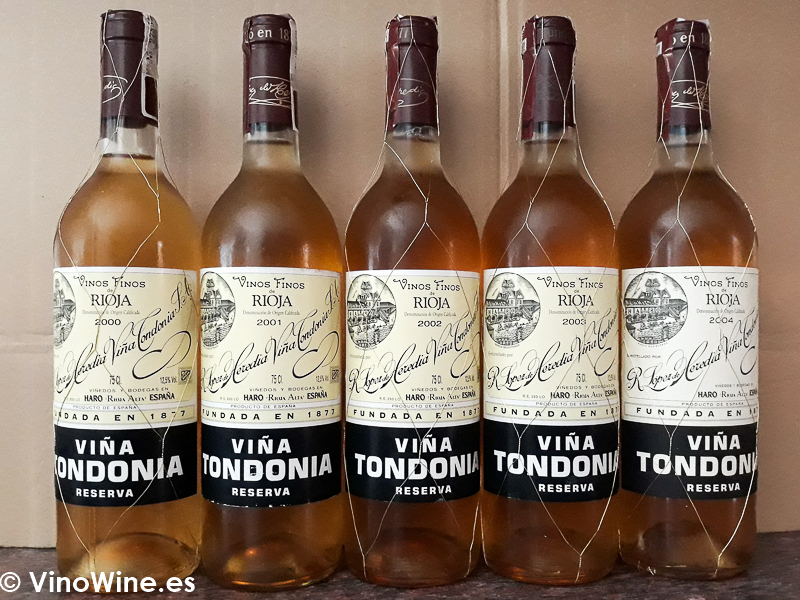 Botellas de la Cata Vertical de Viña Tondonia Blanco Reserva del 2000 al 2004