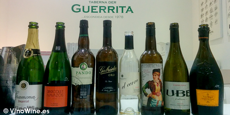 Botellas bebidas en la Taberna der Guerrita en el Tour Bojos Pel Vi Marco de Jerez