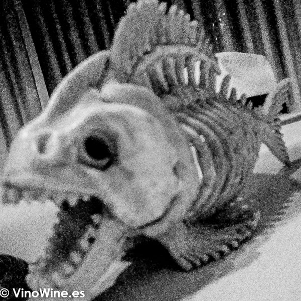 Decoracion de Esqueleto de pez en el Restaurante DiverXO en Madrid