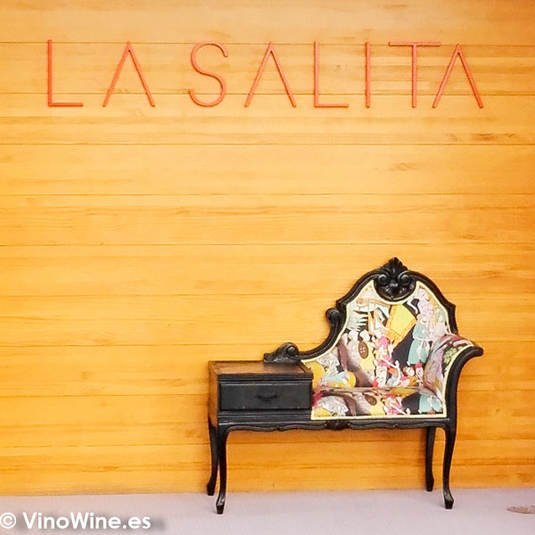 Puerta de entrada del Restaurante La Salita de Valencia