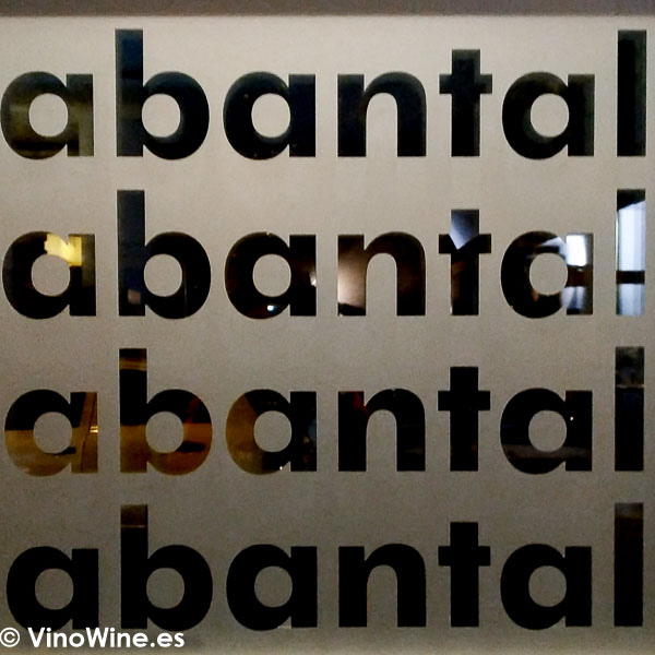 Detalle decorativo del Restaurante Abantal en Sevilla